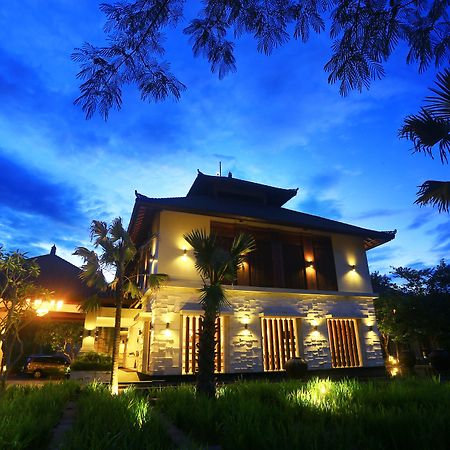 Grand Whiz Hotel Nusa Dua  Exterior photo
