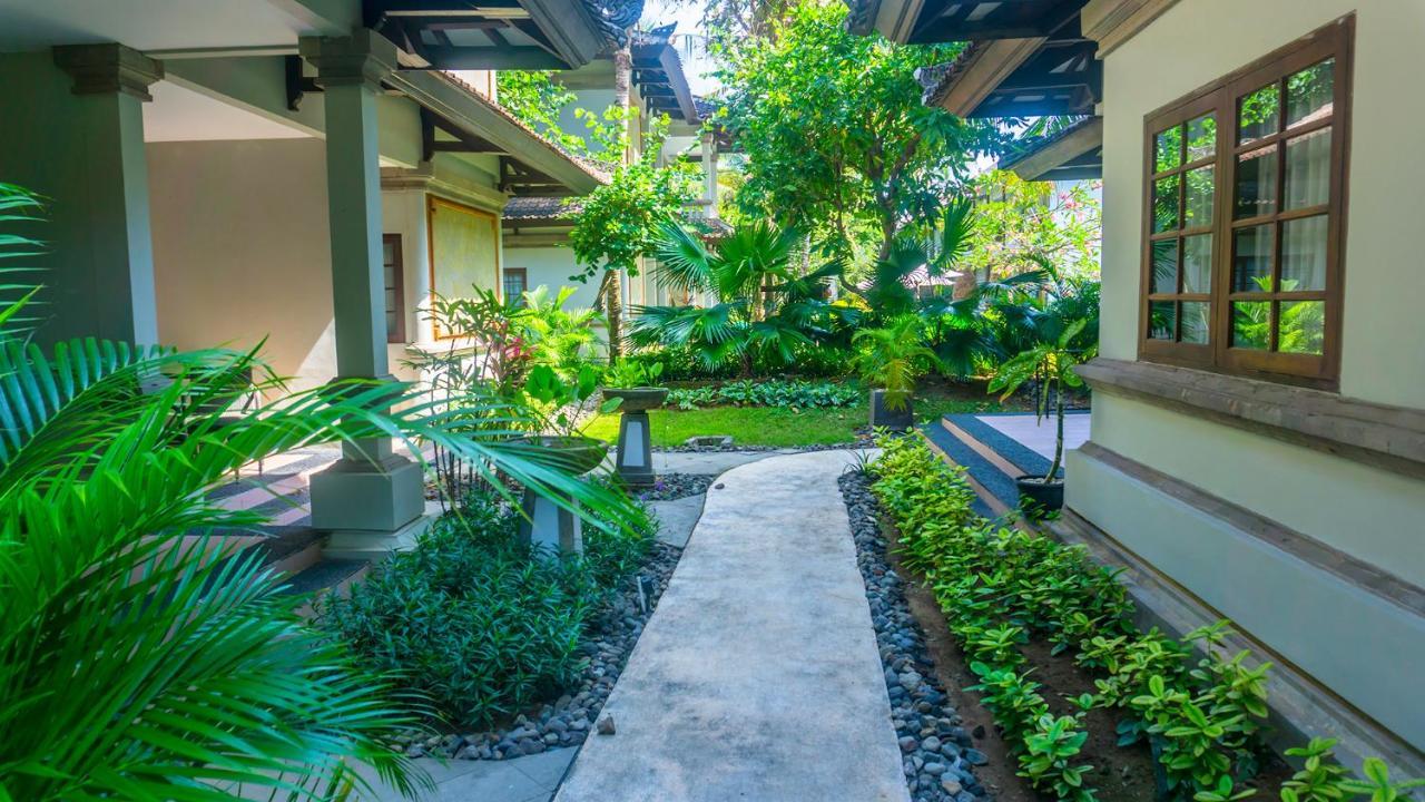 Grand Whiz Hotel Nusa Dua  Exterior photo