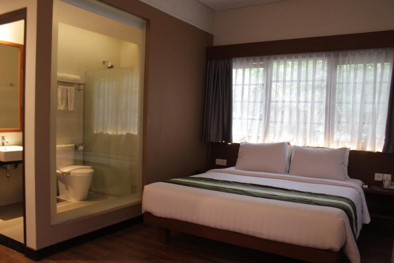 Grand Whiz Hotel Nusa Dua  Exterior photo