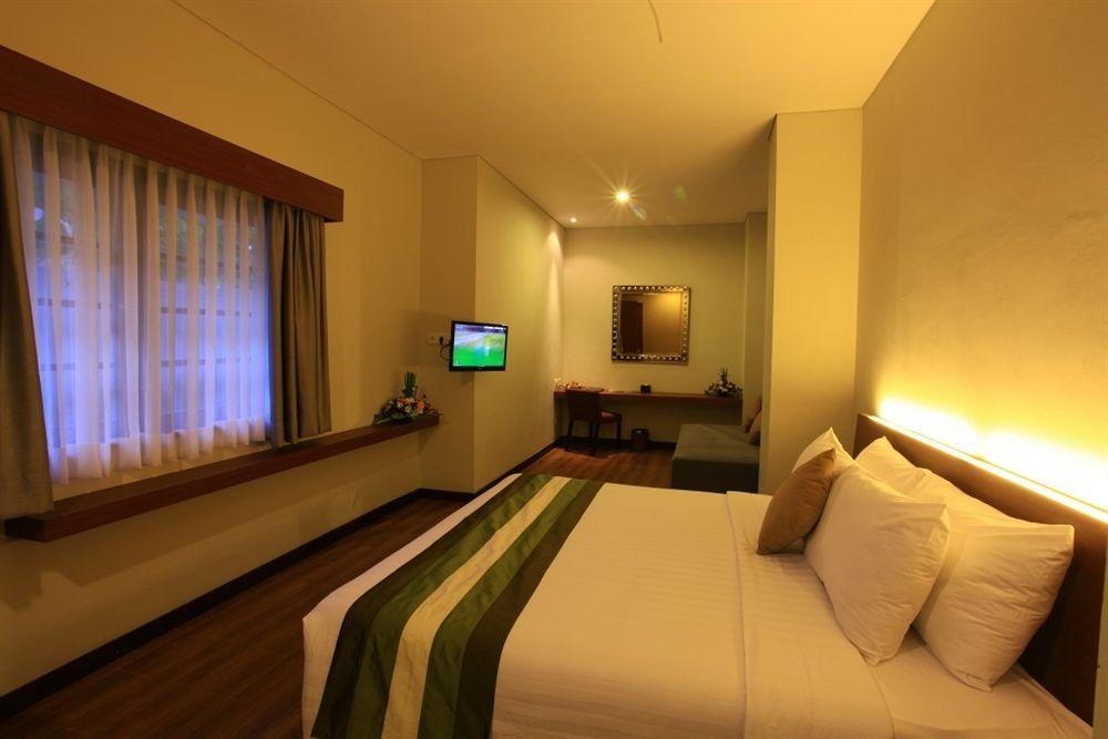 Grand Whiz Hotel Nusa Dua  Exterior photo