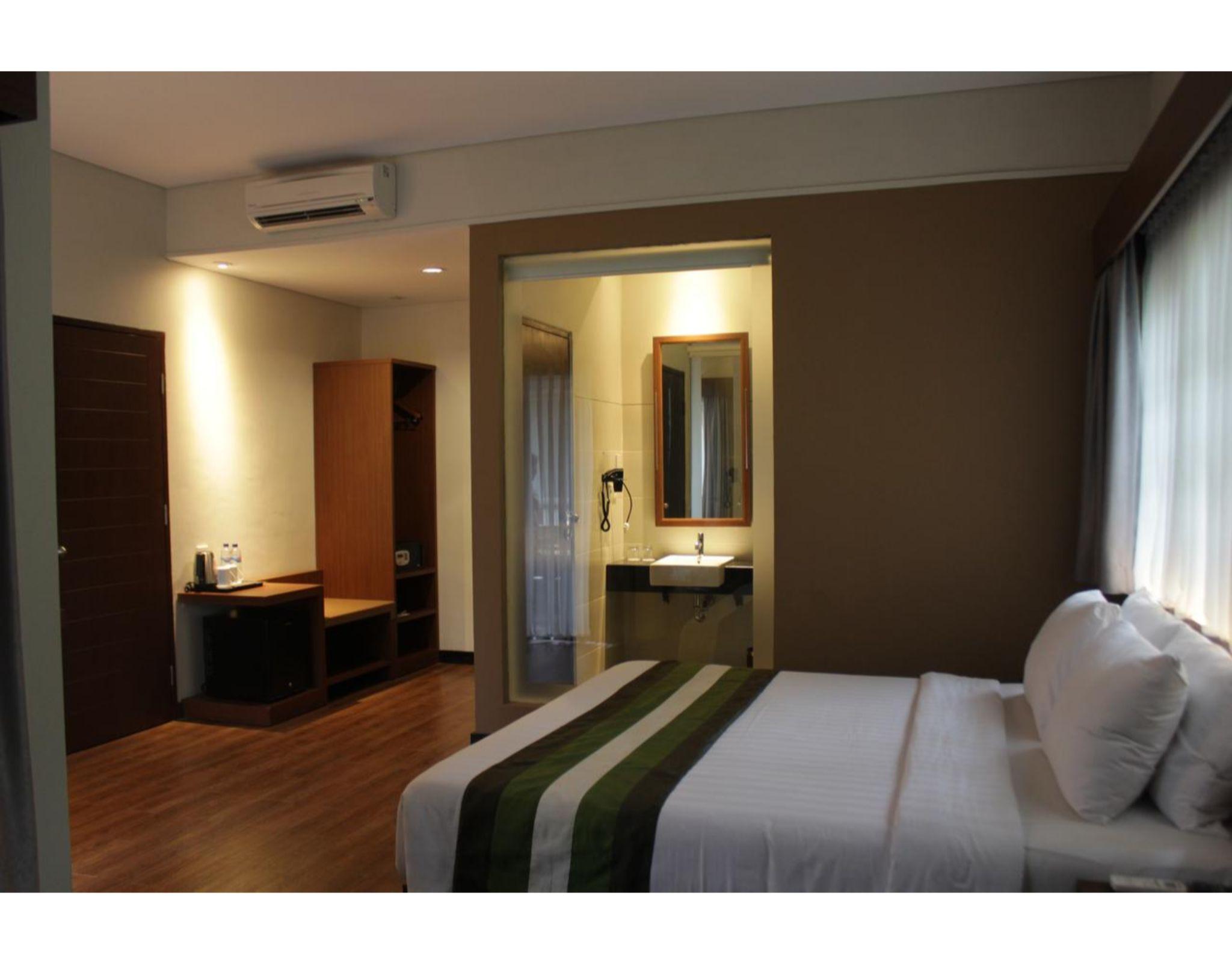 Grand Whiz Hotel Nusa Dua  Exterior photo
