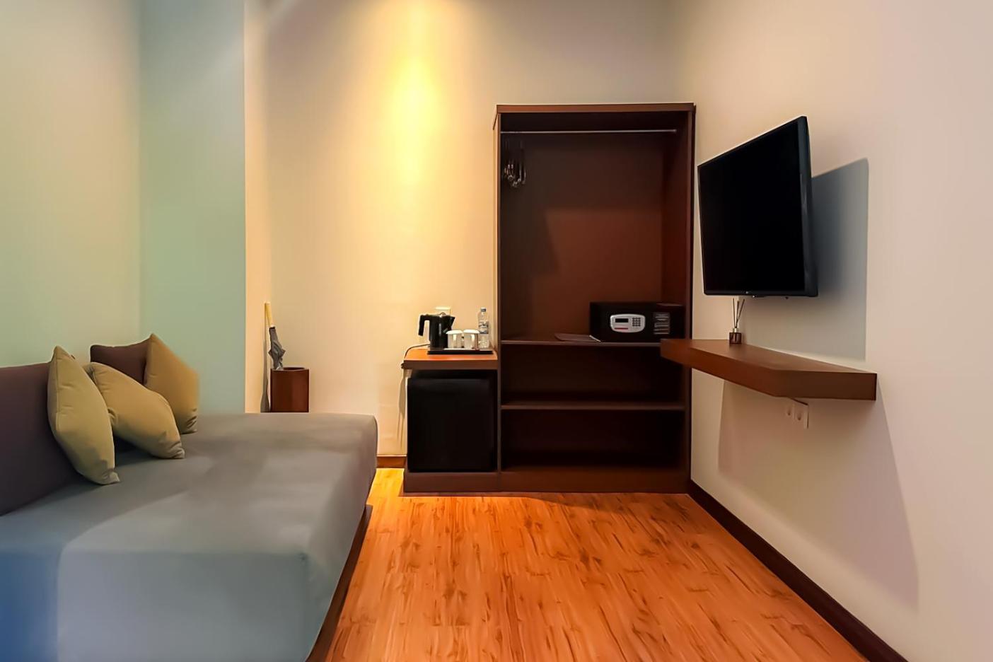 Grand Whiz Hotel Nusa Dua  Exterior photo