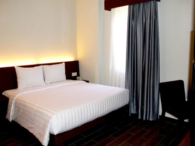 Grand Whiz Hotel Nusa Dua  Exterior photo