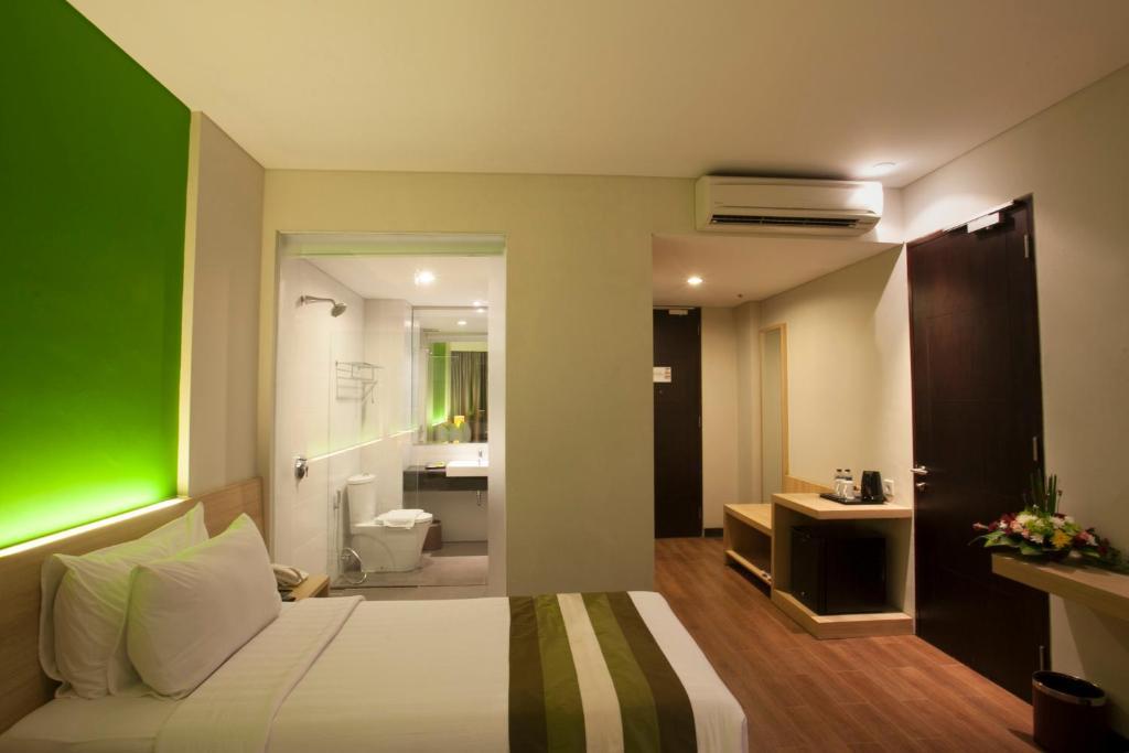 Grand Whiz Hotel Nusa Dua  Exterior photo