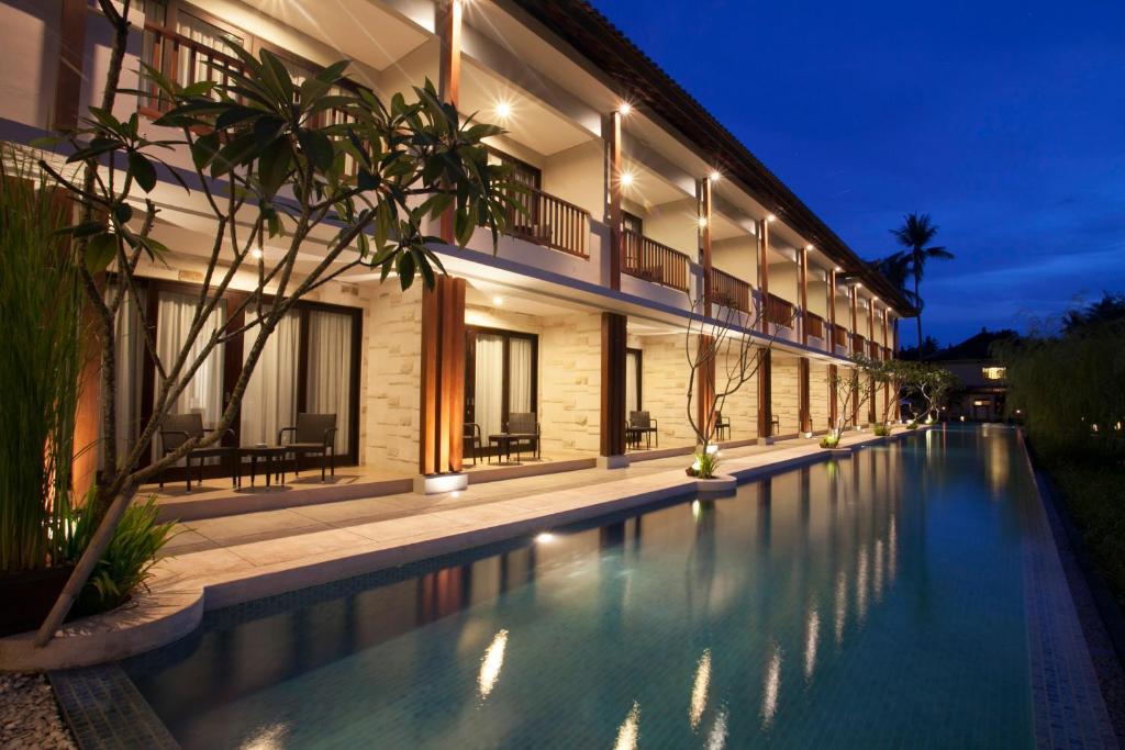 Grand Whiz Hotel Nusa Dua  Exterior photo