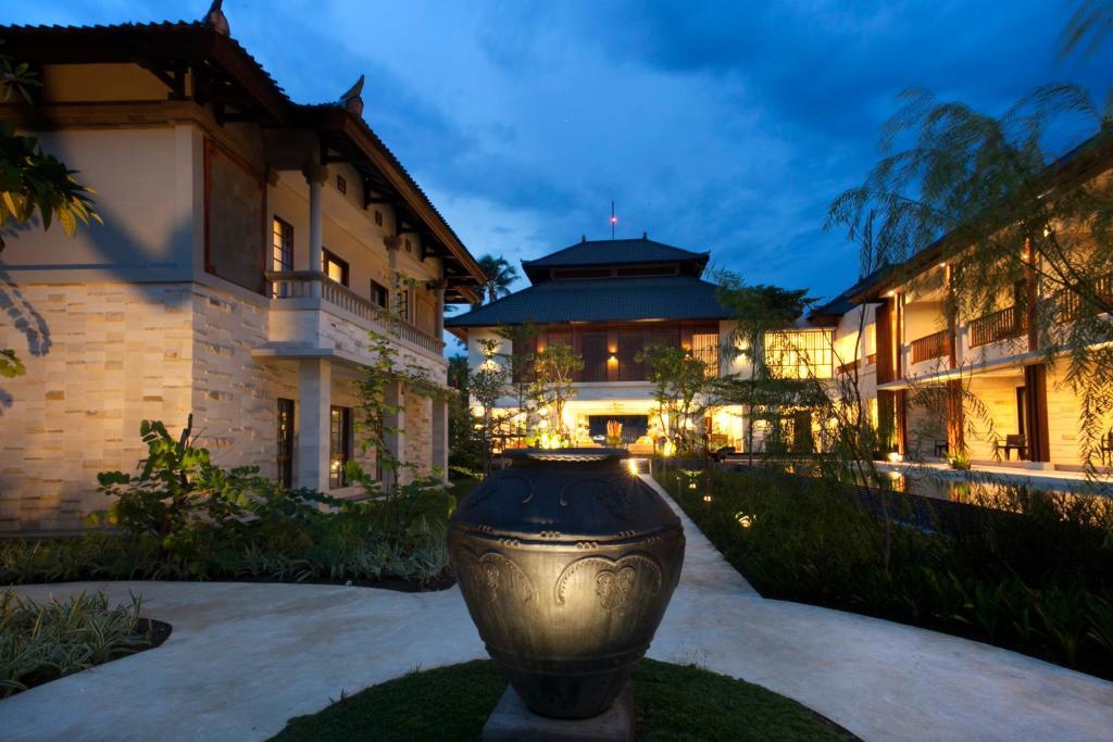 Grand Whiz Hotel Nusa Dua  Exterior photo