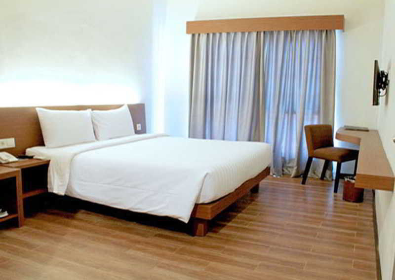 Grand Whiz Hotel Nusa Dua  Exterior photo