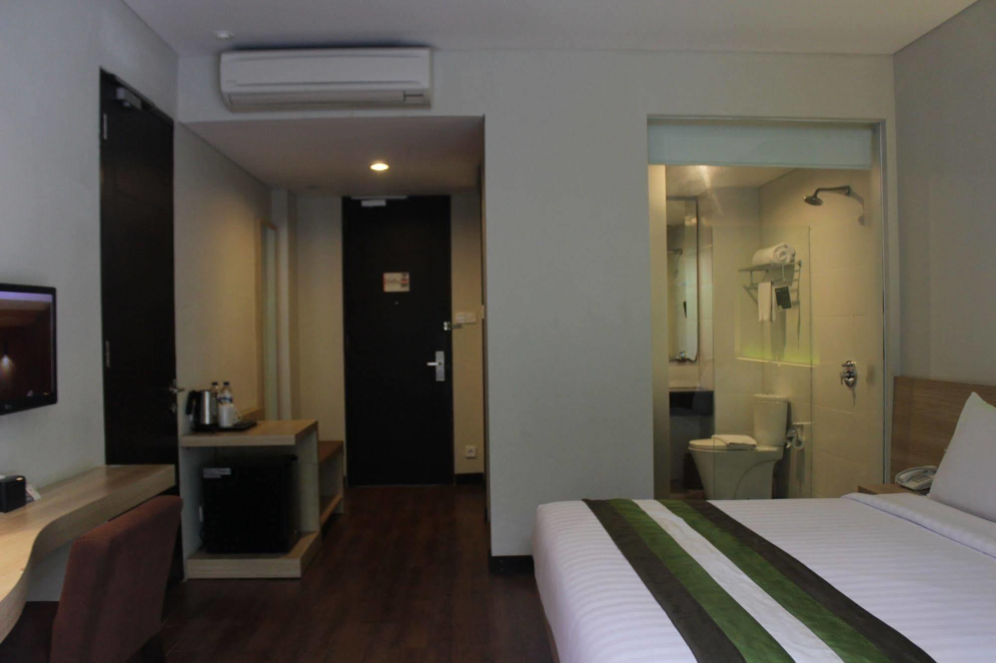 Grand Whiz Hotel Nusa Dua  Exterior photo