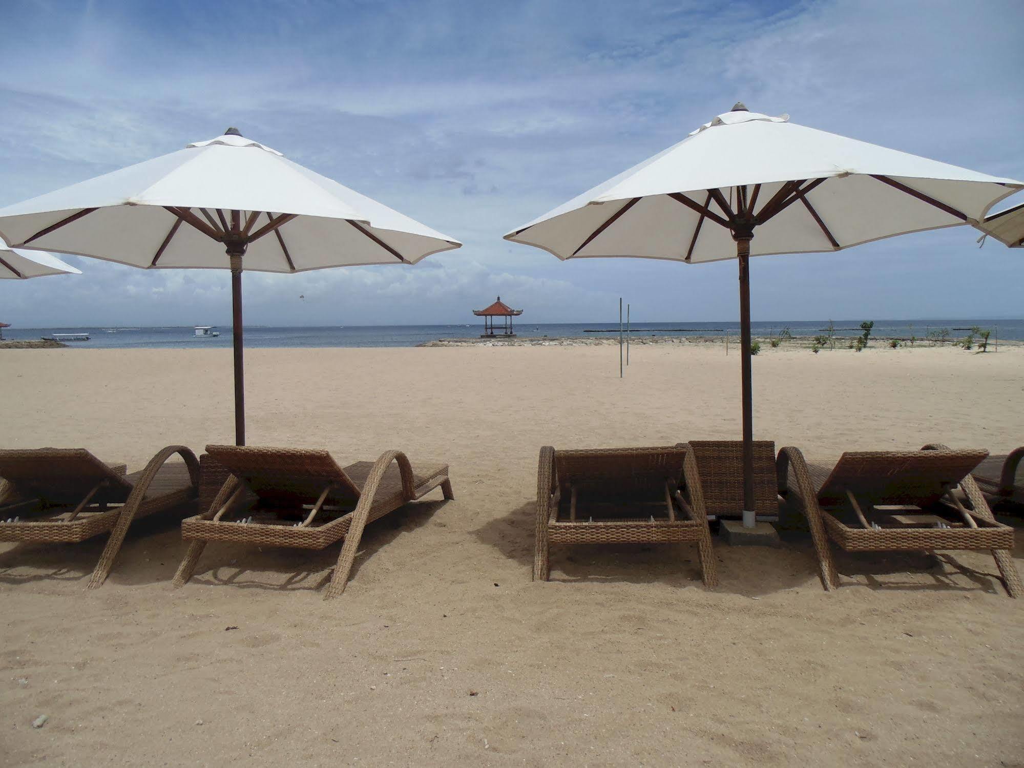 Grand Whiz Hotel Nusa Dua  Exterior photo